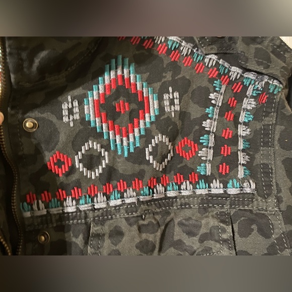Layerz Clothing Western Aztec Dark Denim Cheetah Zippered Button Cinched Jacket - Picture 4 of 8